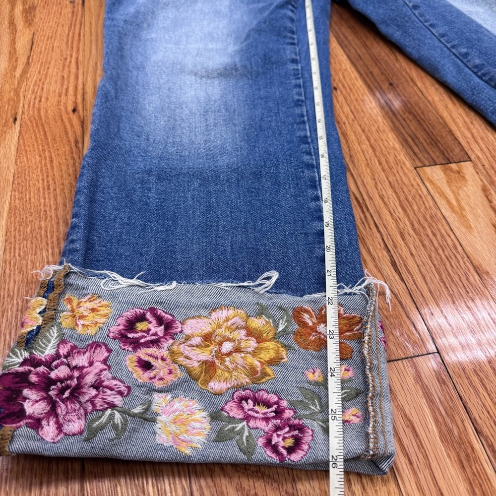 DRIFTWOOD Charlee Floral Embroidered Cuffed Denim Blue Jeans Wide Leg Mid-Rise - Picture 6 of 13